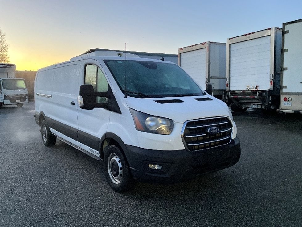 Refrigerated Truck-Light and Medium Duty Trucks-Ford-2020-Transit 350-Delta-BC-21,240\n\t\tkm-$ 42,250 - Image 1