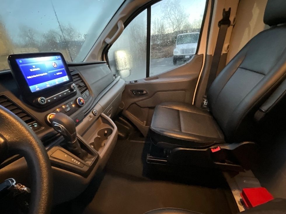 Refrigerated Truck-Light and Medium Duty Trucks-Ford-2020-Transit 350-Delta-BC-21,240\n\t\tkm-$ 42,250 - Image 18