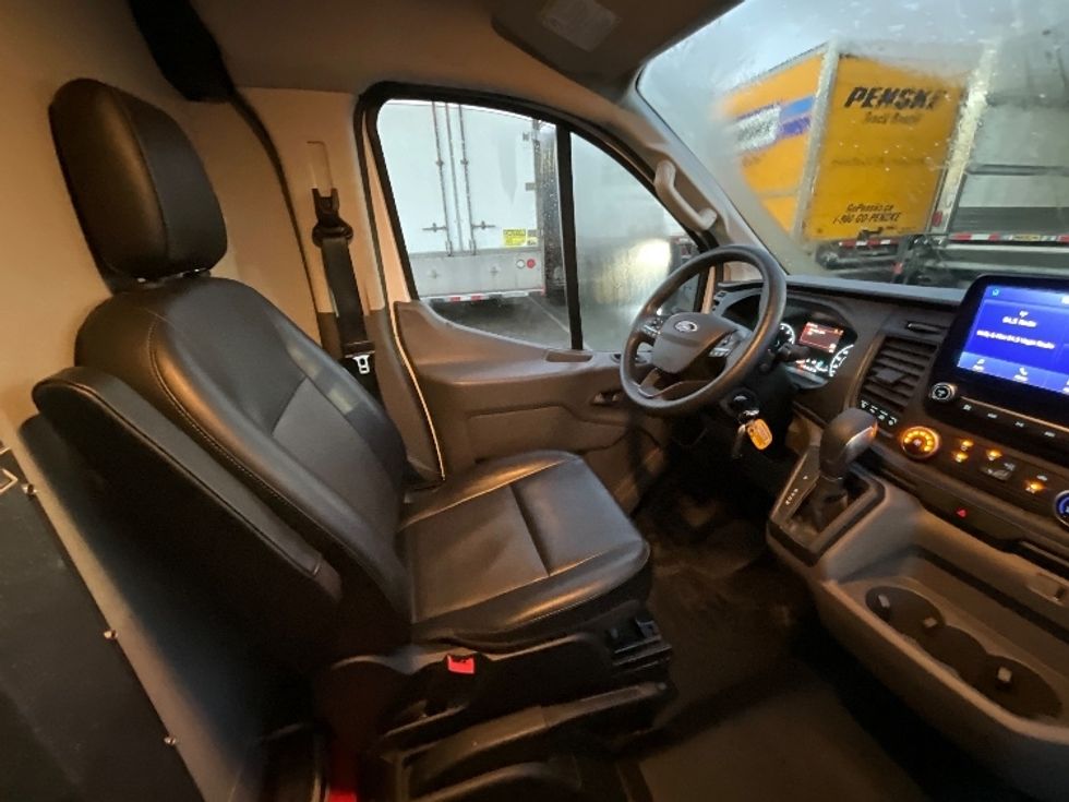 Refrigerated Truck-Light and Medium Duty Trucks-Ford-2020-Transit 350-Delta-BC-21,240\n\t\tkm-$ 42,250 - Image 21