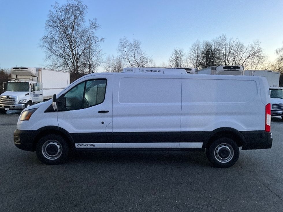 Refrigerated Truck-Light and Medium Duty Trucks-Ford-2020-Transit 350-Delta-BC-21,240\n\t\tkm-$ 42,250 - Image 4