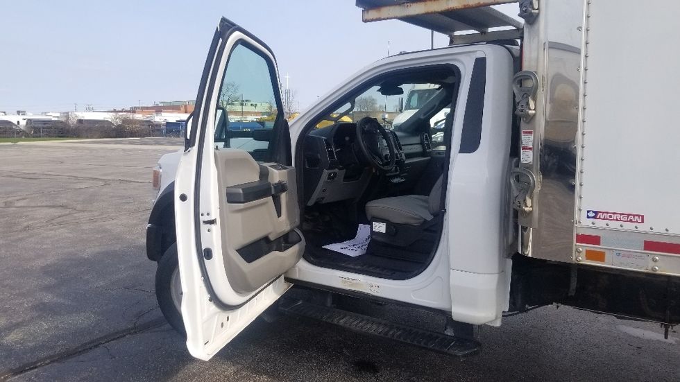 Refrigerated Truck-Light and Medium Duty Trucks-Ford-2021-F450-Mississauga-ON-462,532\n\t\tkm-$ 27,500 - Image 16