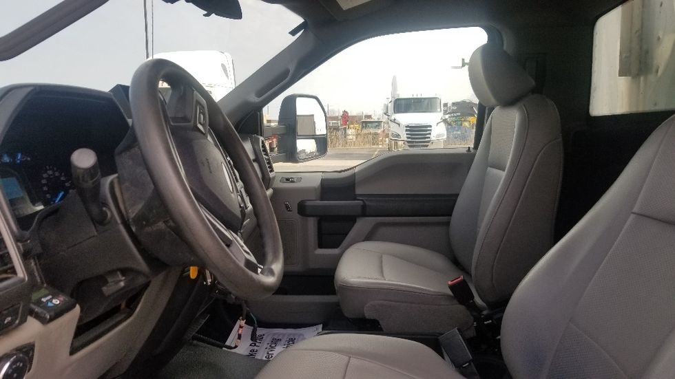 Refrigerated Truck-Light and Medium Duty Trucks-Ford-2021-F450-Mississauga-ON-462,532\n\t\tkm-$ 27,500 - Image 19