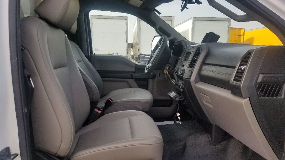 Refrigerated Truck-Light and Medium Duty Trucks-Ford-2021-F450-Mississauga-ON-462,532\n\t\tkm-$ 27,500 - Image 22