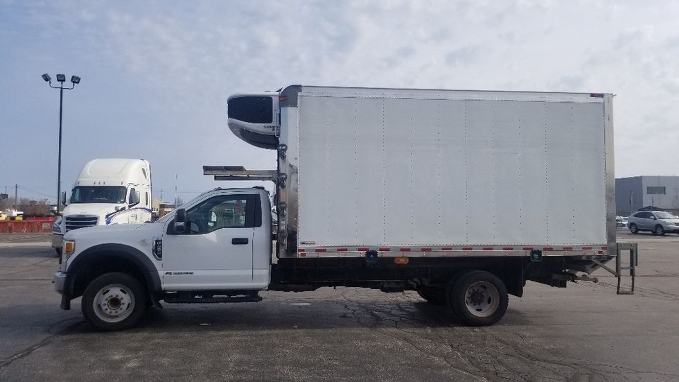 Refrigerated Truck-Light and Medium Duty Trucks-Ford-2021-F450-Mississauga-ON-462,532\n\t\tkm-$ 27,500 - Image 4