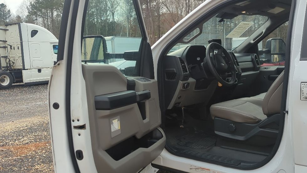 Refrigerated Truck-Light and Medium Duty Trucks-Ford-2021-F550-Suwanee-GA-168,930\n\t\tmiles-$ 39,000 - Image 15