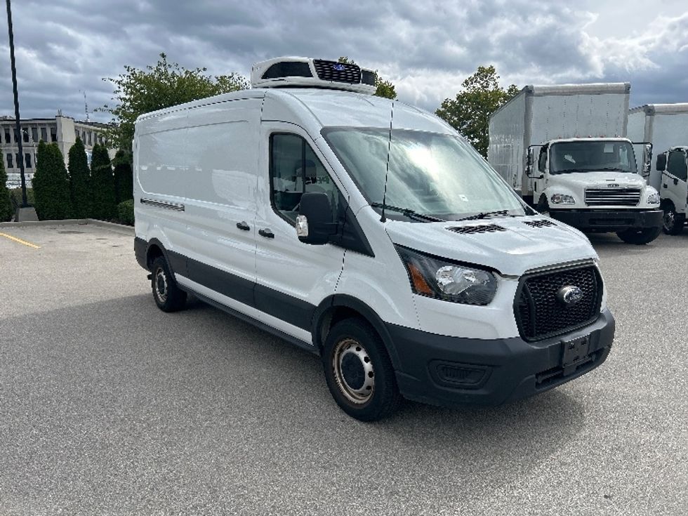 Refrigerated Truck-Light and Medium Duty Trucks-Ford-2021-Transit 250-Abbotsford-BC-92,000\n\t\tkm-$ 41,500 - Image 1