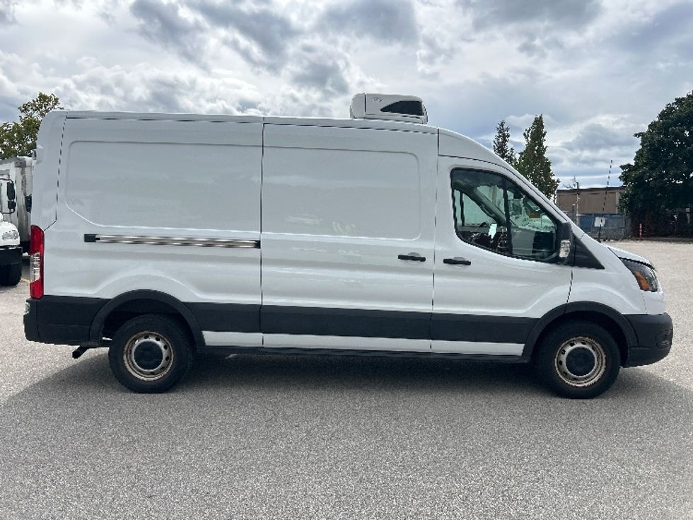 Refrigerated Truck-Light and Medium Duty Trucks-Ford-2021-Transit 250-Abbotsford-BC-92,000\n\t\tkm-$ 41,500 - Image 12