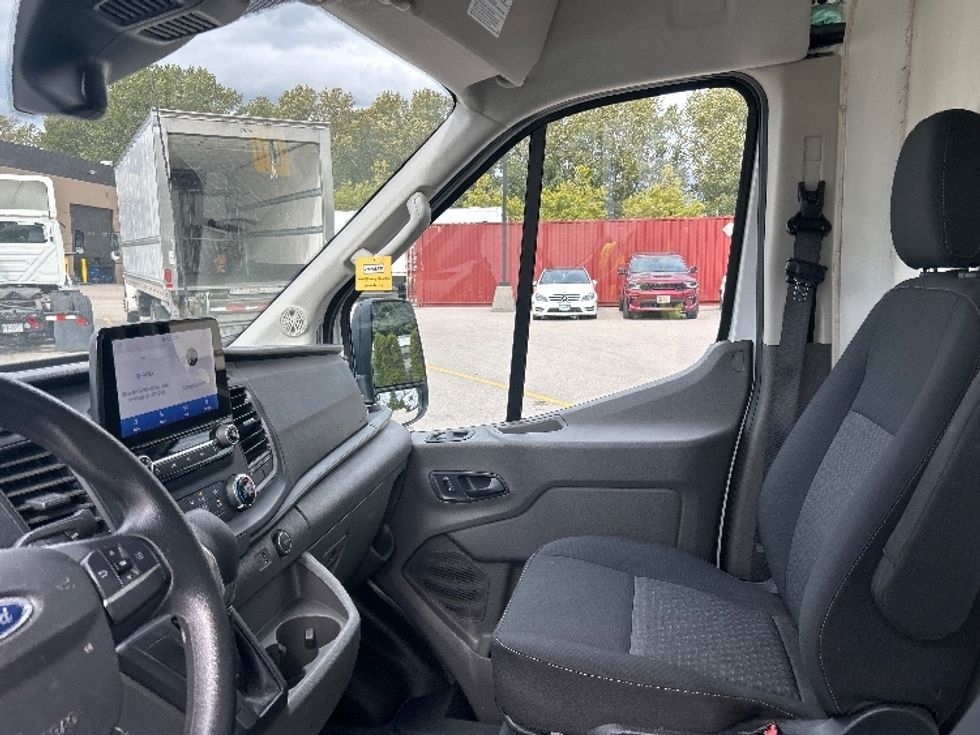 Refrigerated Truck-Light and Medium Duty Trucks-Ford-2021-Transit 250-Abbotsford-BC-92,000\n\t\tkm-$ 41,500 - Image 16