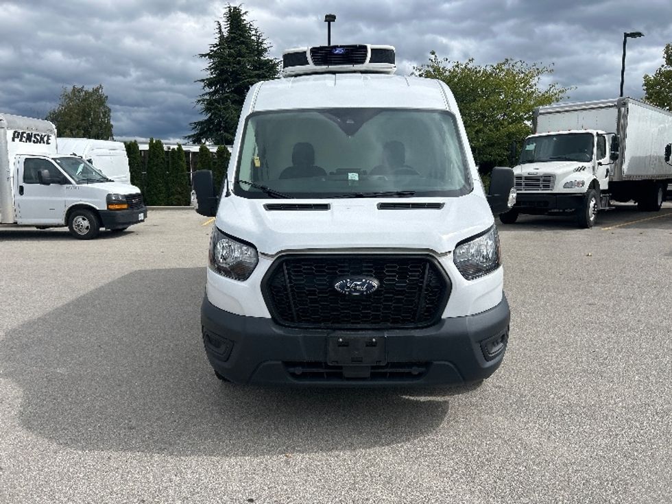 Refrigerated Truck-Light and Medium Duty Trucks-Ford-2021-Transit 250-Abbotsford-BC-92,000\n\t\tkm-$ 41,500 - Image 2
