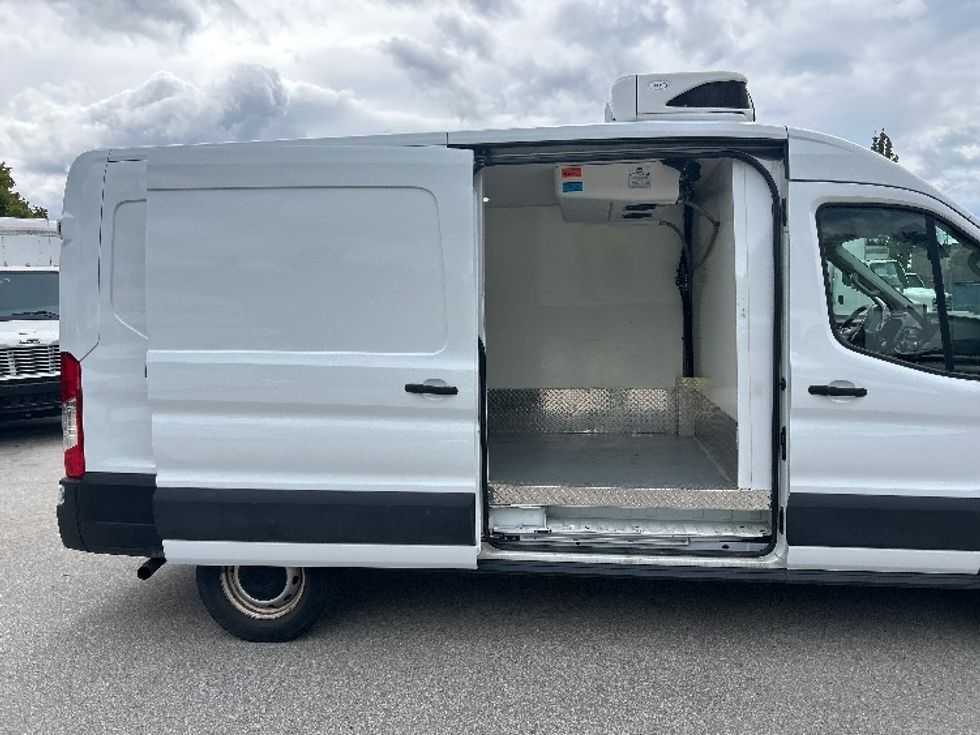 Refrigerated Truck-Light and Medium Duty Trucks-Ford-2021-Transit 250-Abbotsford-BC-92,000\n\t\tkm-$ 41,500 - Image 22