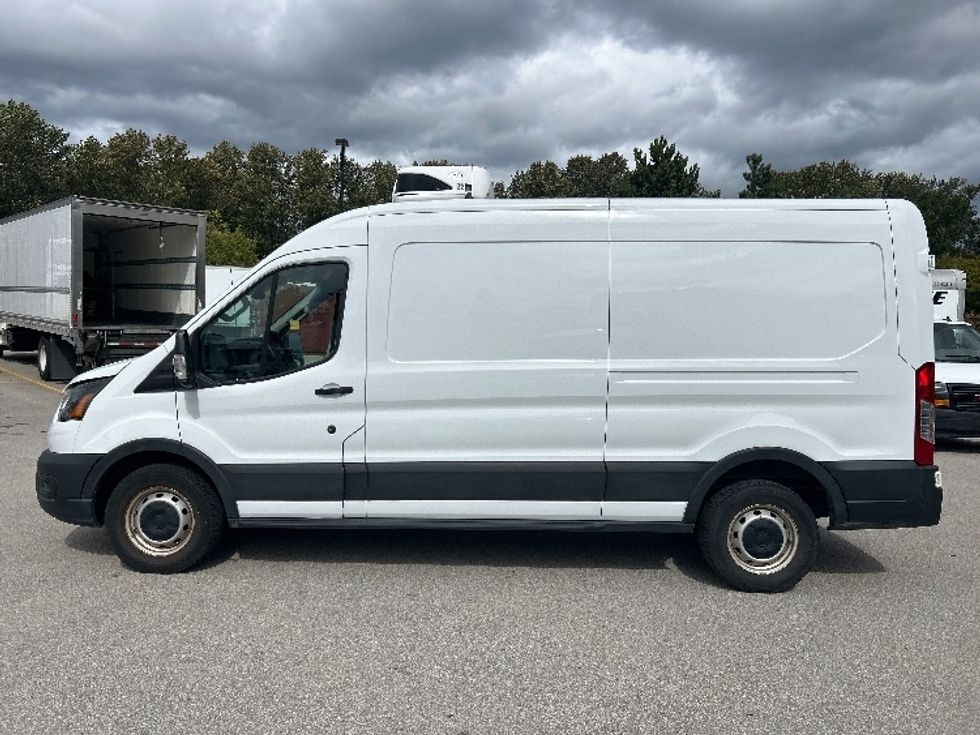 Refrigerated Truck-Light and Medium Duty Trucks-Ford-2021-Transit 250-Abbotsford-BC-92,000\n\t\tkm-$ 41,500 - Image 4