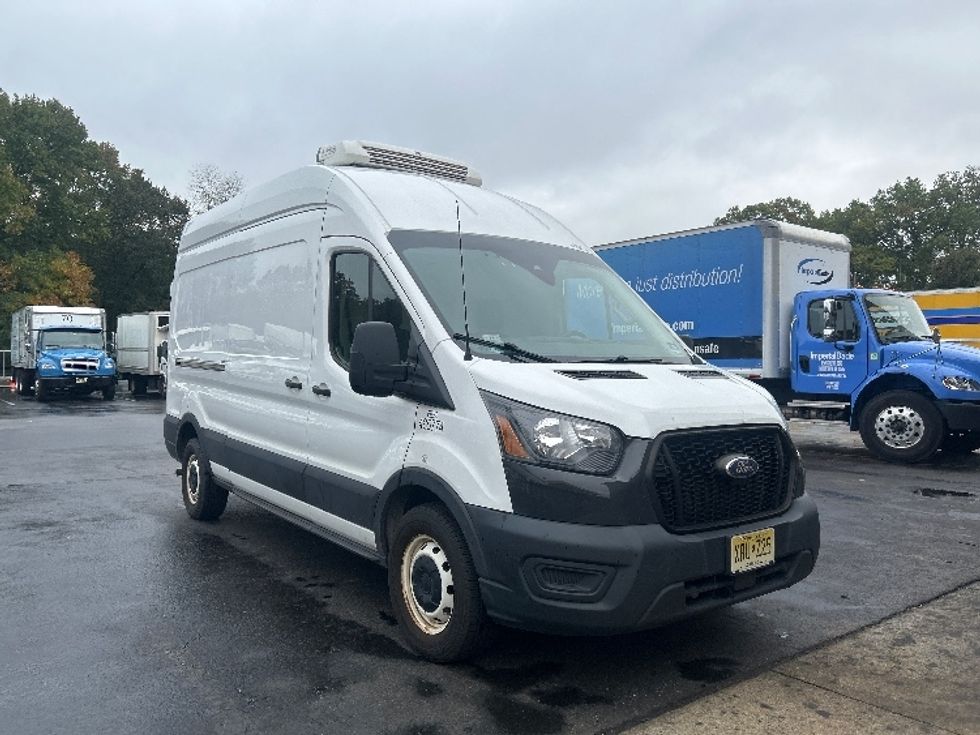 Refrigerated Truck-Light and Medium Duty Trucks-Ford-2021-Transit 250-Burlington-NJ-101,800\n\t\tmiles-$ 37,500 - Image 1