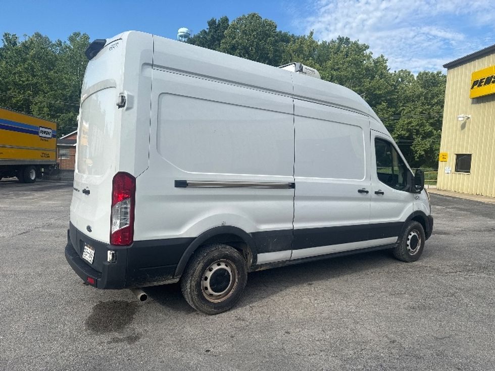 Refrigerated Truck-Light and Medium Duty Trucks-Ford-2021-Transit 250-Huntington-WV-169,232\n\t\tmiles-$ 22,000 - Image 12