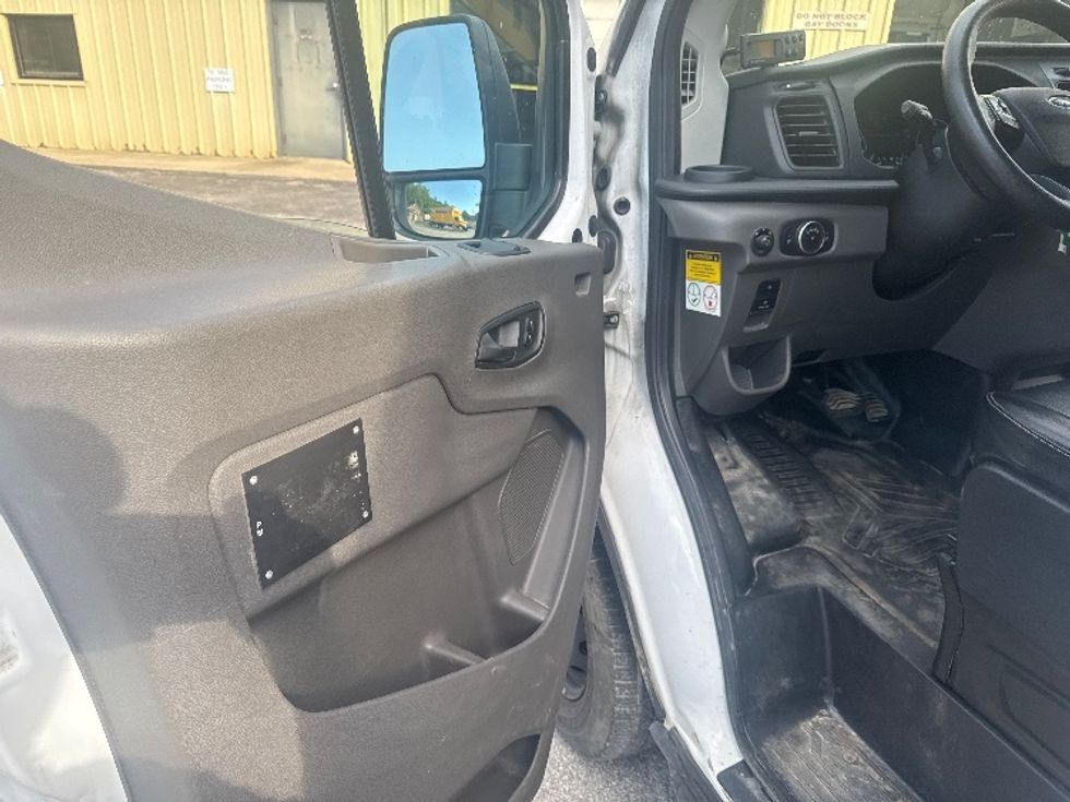 Refrigerated Truck-Light and Medium Duty Trucks-Ford-2021-Transit 250-Huntington-WV-169,232\n\t\tmiles-$ 22,000 - Image 15