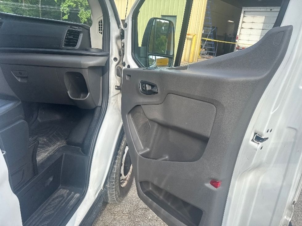 Refrigerated Truck-Light and Medium Duty Trucks-Ford-2021-Transit 250-Huntington-WV-169,232\n\t\tmiles-$ 22,000 - Image 19