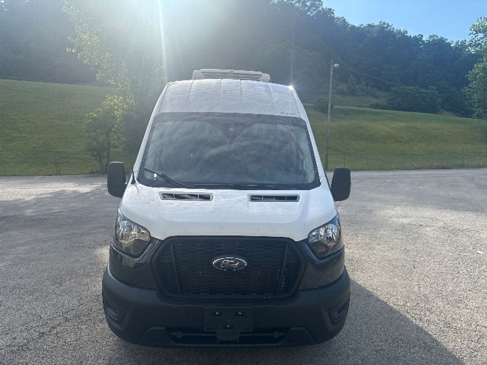Refrigerated Truck-Light and Medium Duty Trucks-Ford-2021-Transit 250-Huntington-WV-169,232\n\t\tmiles-$ 22,000 - Image 2