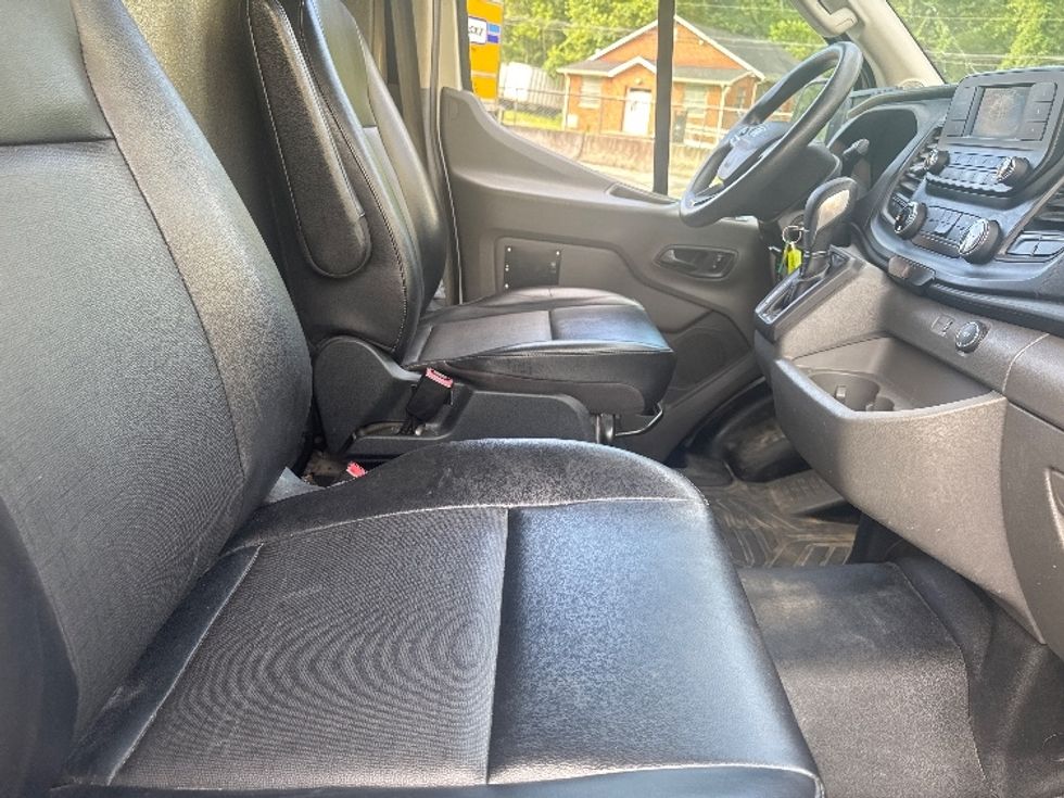 Refrigerated Truck-Light and Medium Duty Trucks-Ford-2021-Transit 250-Huntington-WV-169,232\n\t\tmiles-$ 22,000 - Image 21