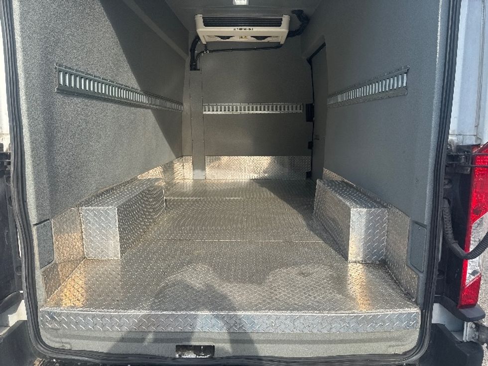 Refrigerated Truck-Light and Medium Duty Trucks-Ford-2021-Transit 250-Huntington-WV-169,232\n\t\tmiles-$ 22,000 - Image 8