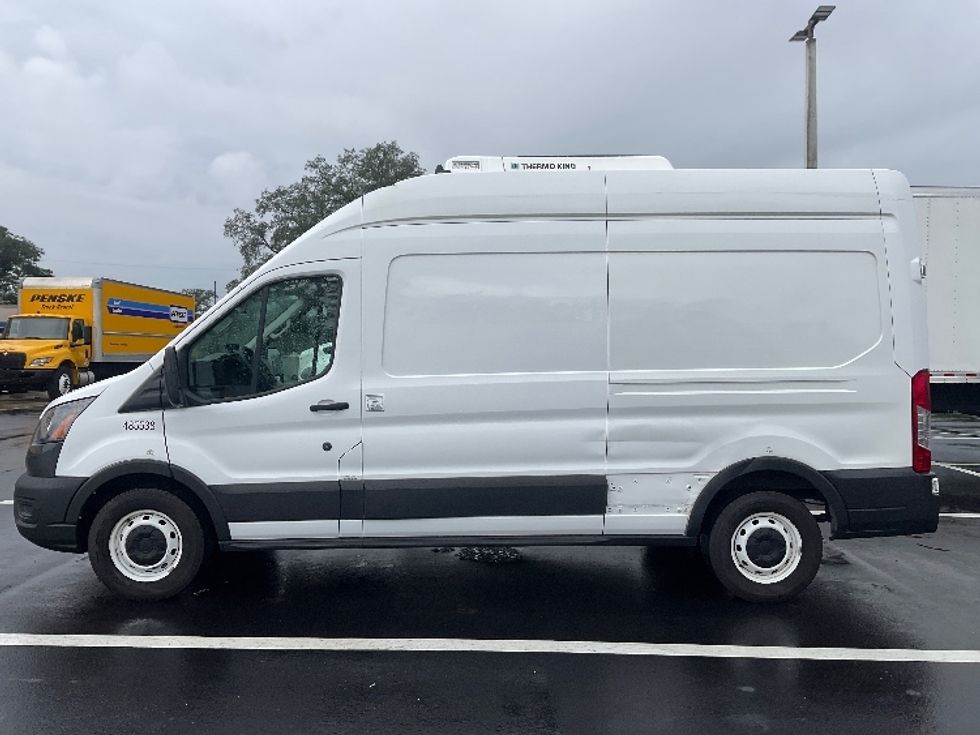 Refrigerated Truck-Light and Medium Duty Trucks-Ford-2021-Transit 250-Miami-FL-82,898\n\t\tmiles-$ 37,750 - Image 4
