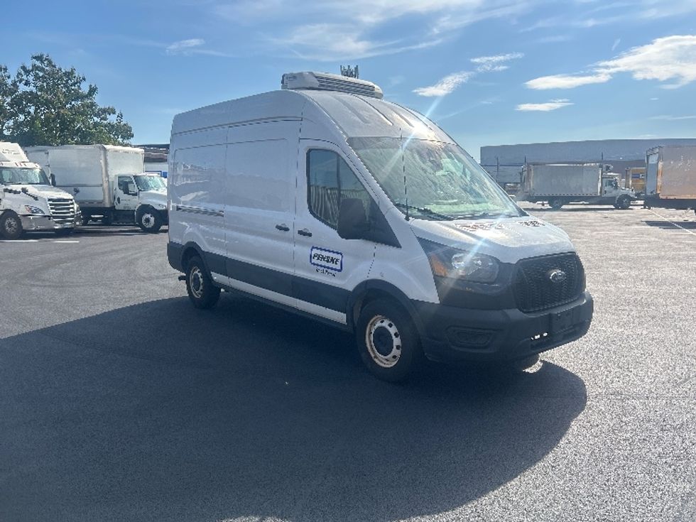 Refrigerated Truck-Light and Medium Duty Trucks-Ford-2021-Transit 250-Philadelphia-PA-93,486\n\t\tmiles-$ 35,750 - Image 1