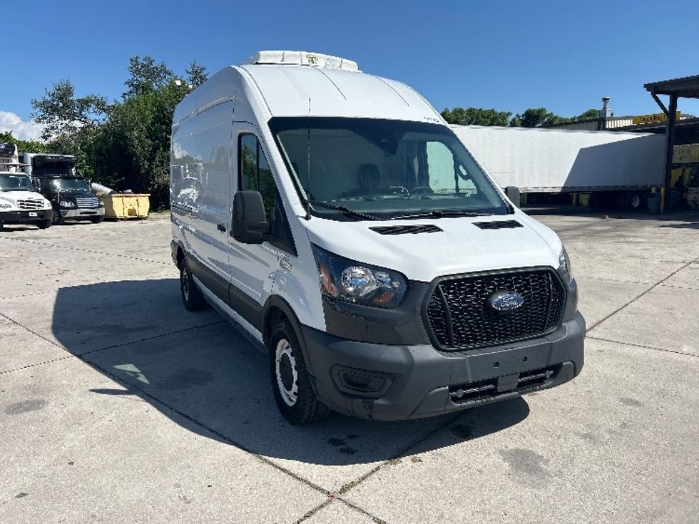 Refrigerated Truck-Light and Medium Duty Trucks-Ford-2021-Transit 250-Tampa-FL-142,531\n\t\tmiles-$ 27,750 - Image 1