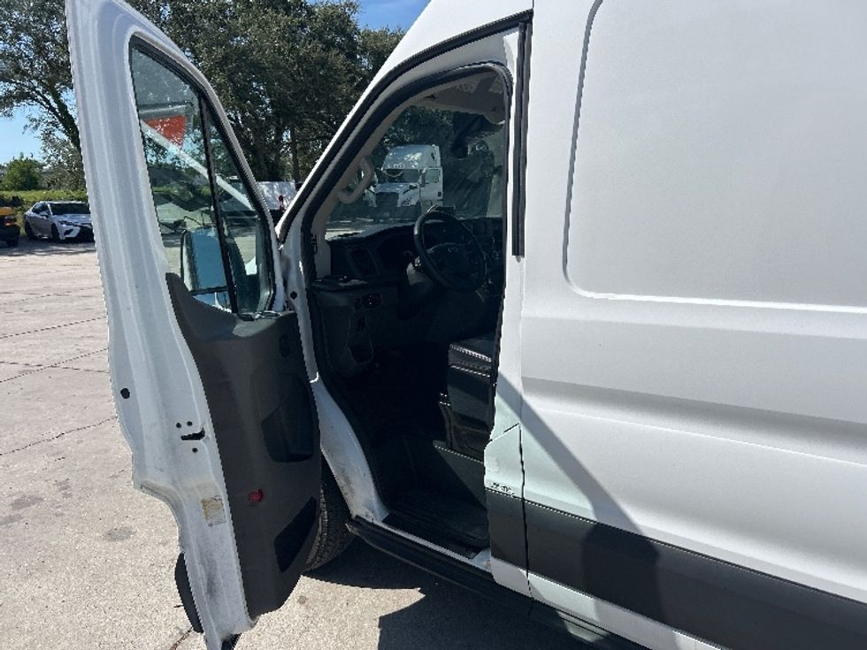 Refrigerated Truck-Light and Medium Duty Trucks-Ford-2021-Transit 250-Tampa-FL-142,531\n\t\tmiles-$ 27,750 - Image 16