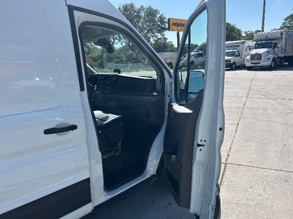 Refrigerated Truck-Light and Medium Duty Trucks-Ford-2021-Transit 250-Tampa-FL-142,531\n\t\tmiles-$ 27,750 - Image 20