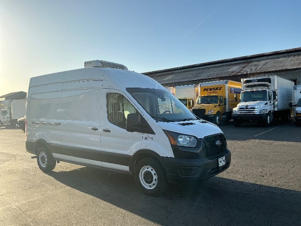 Refrigerated Truck-Light and Medium Duty Trucks-Ford-2021-Transit 250-Torrance-CA-117,434\n\t\tmiles-$ 33,000 - Image 1