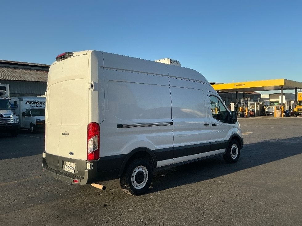 Refrigerated Truck-Light and Medium Duty Trucks-Ford-2021-Transit 250-Torrance-CA-117,434\n\t\tmiles-$ 33,000 - Image 13