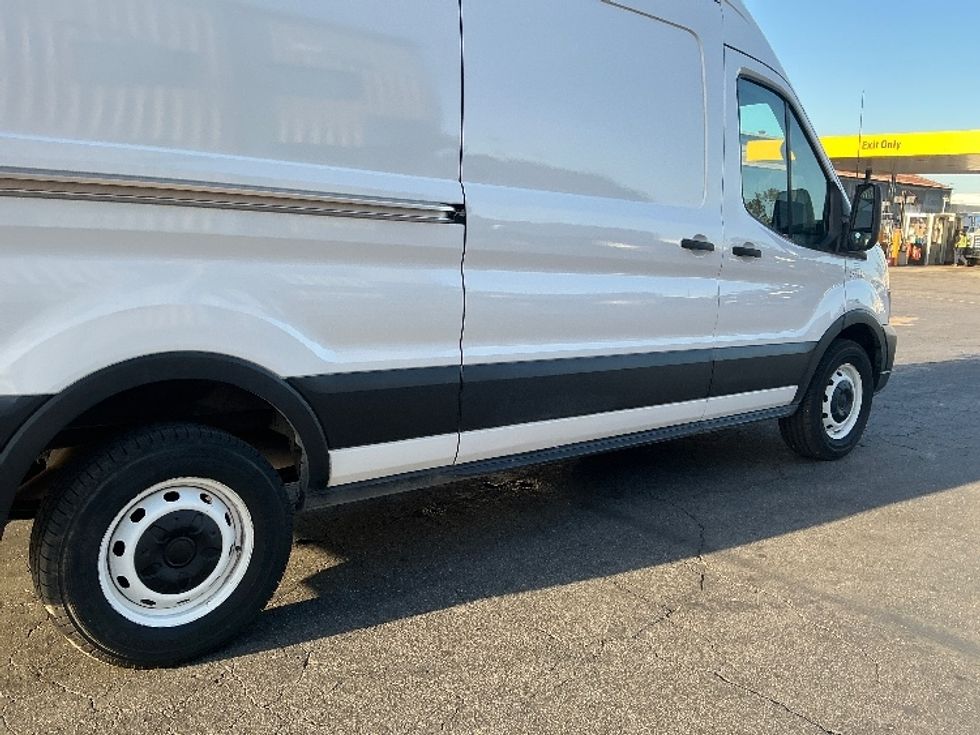 Refrigerated Truck-Light and Medium Duty Trucks-Ford-2021-Transit 250-Torrance-CA-117,434\n\t\tmiles-$ 33,000 - Image 14