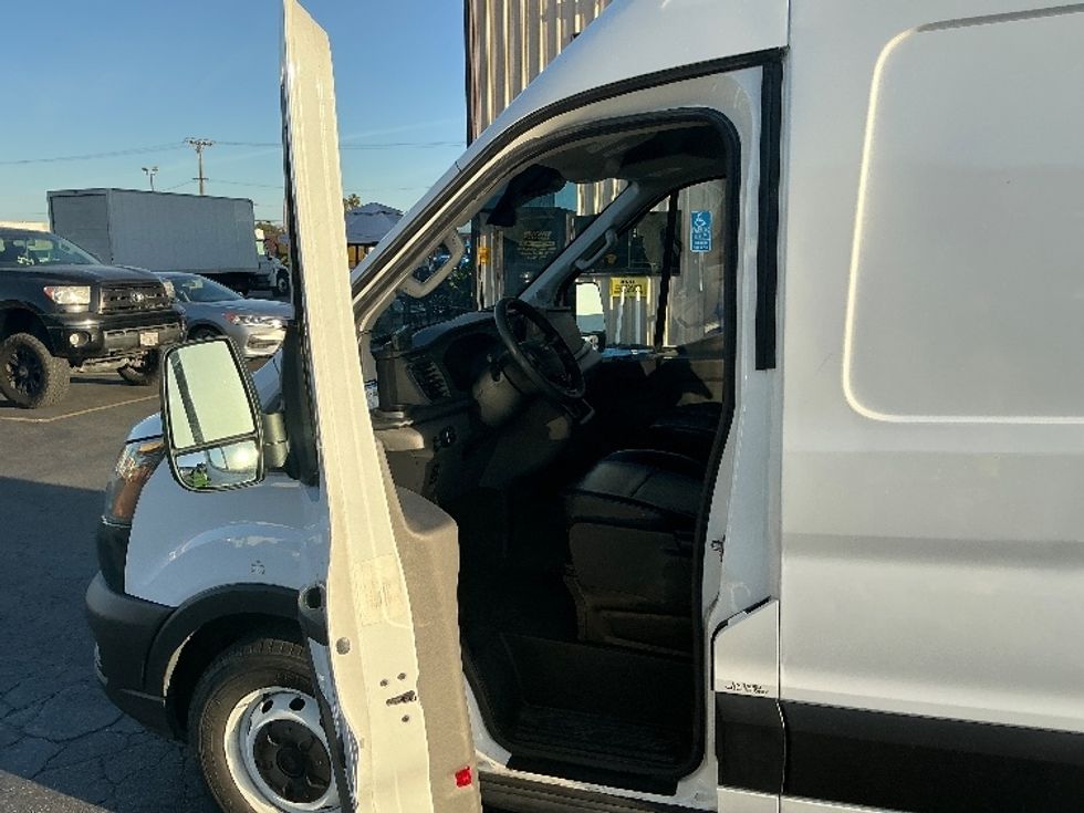 Refrigerated Truck-Light and Medium Duty Trucks-Ford-2021-Transit 250-Torrance-CA-117,434\n\t\tmiles-$ 33,000 - Image 16