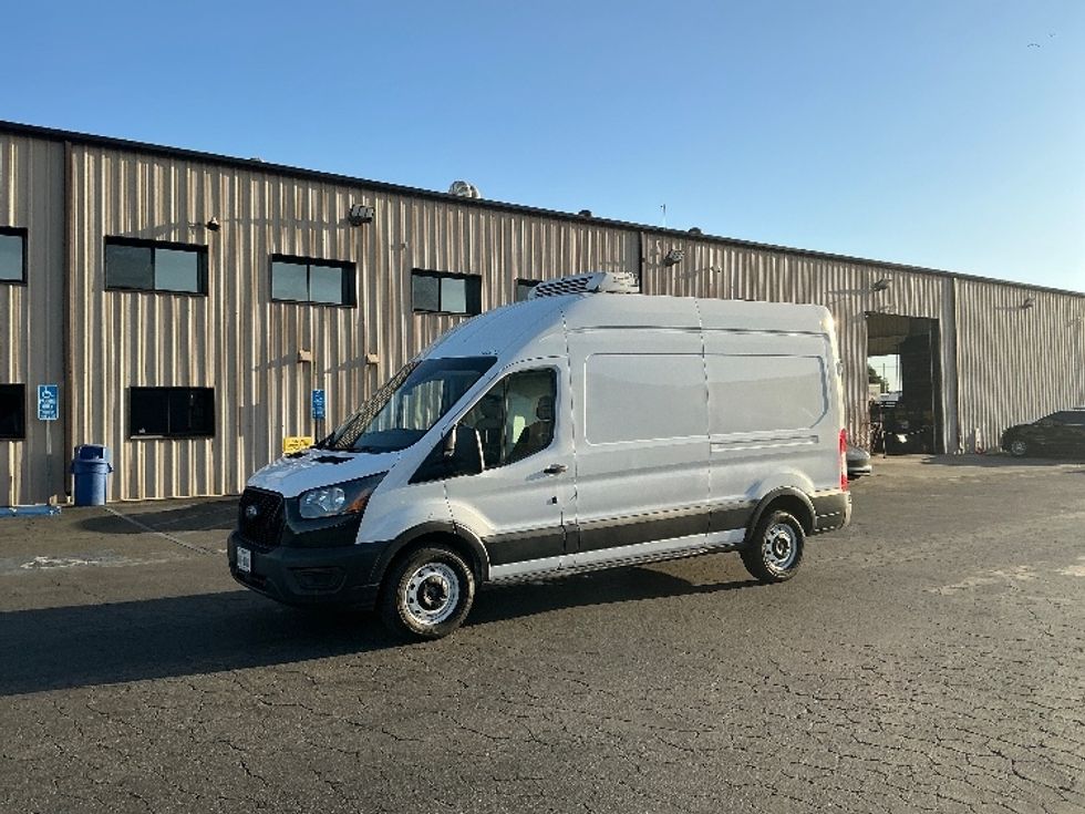 Refrigerated Truck-Light and Medium Duty Trucks-Ford-2021-Transit 250-Torrance-CA-117,434\n\t\tmiles-$ 33,000 - Image 3