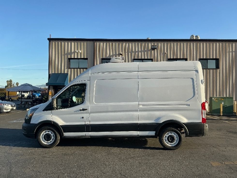 Refrigerated Truck-Light and Medium Duty Trucks-Ford-2021-Transit 250-Torrance-CA-117,434\n\t\tmiles-$ 33,000 - Image 4