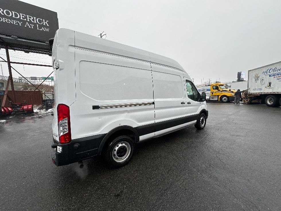 Refrigerated Truck-Light and Medium Duty Trucks-Ford-2022-Transit 250-North Bergen-NJ-40,787\n\t\tmiles-$ 36,750 - Image 12