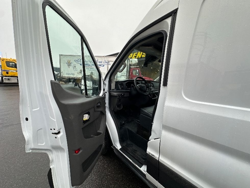Refrigerated Truck-Light and Medium Duty Trucks-Ford-2022-Transit 250-North Bergen-NJ-40,787\n\t\tmiles-$ 36,750 - Image 15