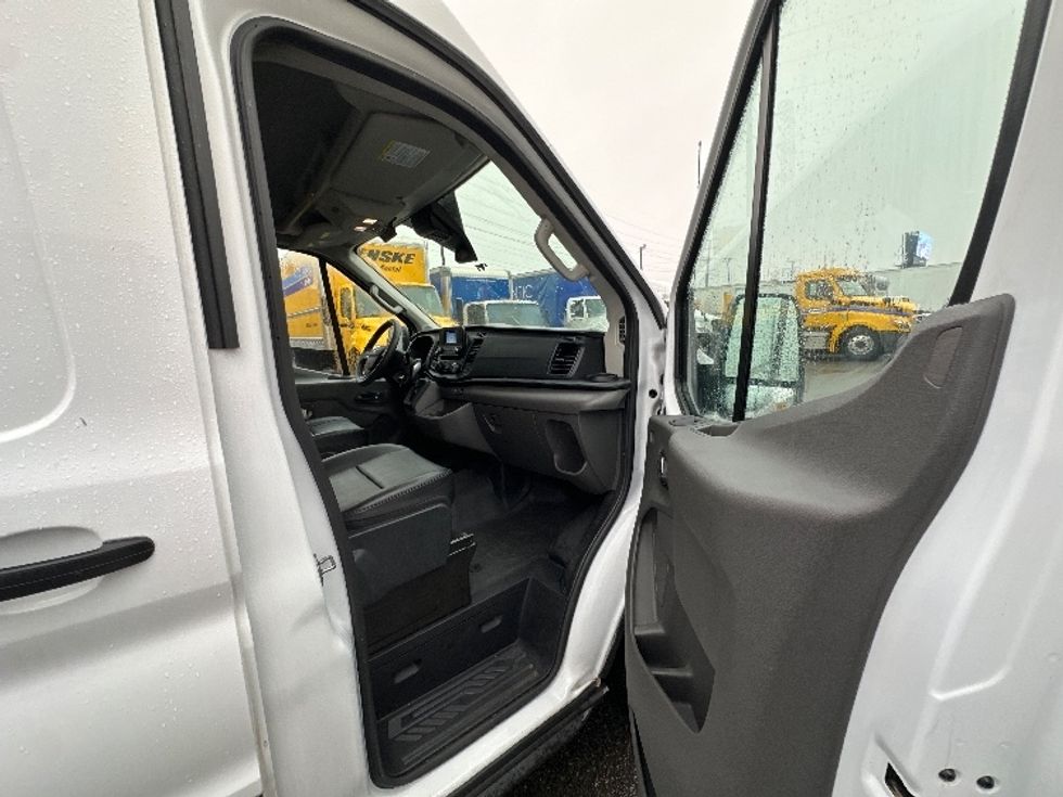 Refrigerated Truck-Light and Medium Duty Trucks-Ford-2022-Transit 250-North Bergen-NJ-40,787\n\t\tmiles-$ 36,750 - Image 19