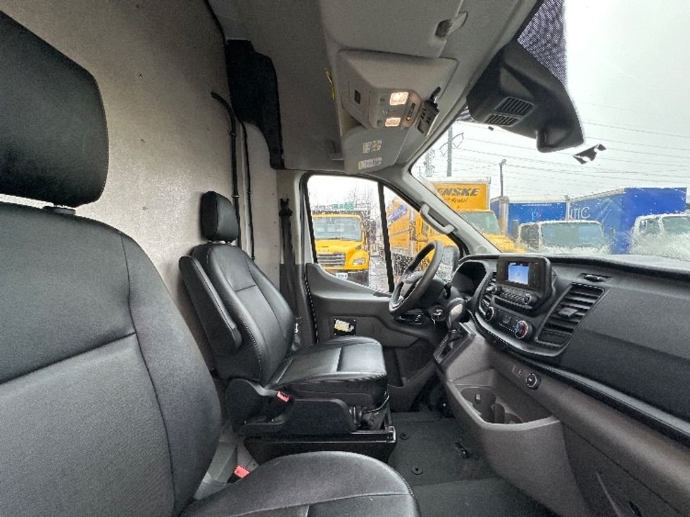 Refrigerated Truck-Light and Medium Duty Trucks-Ford-2022-Transit 250-North Bergen-NJ-40,787\n\t\tmiles-$ 36,750 - Image 21