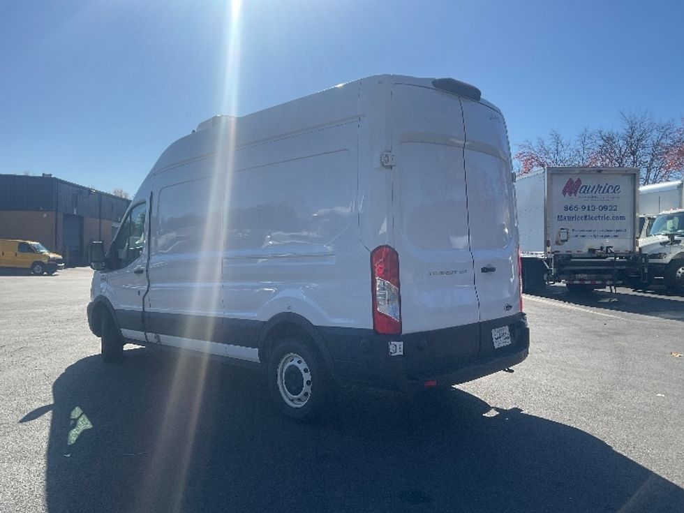 2022 Ford Transit photo 3