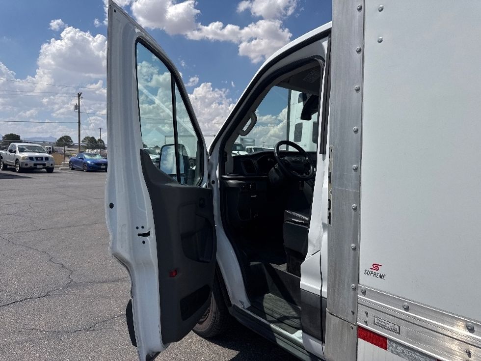 Refrigerated Truck-Light and Medium Duty Trucks-Ford-2022-Transit 350-El Paso-TX-123,861\n\t\tmiles-$ 33,500 - Image 14