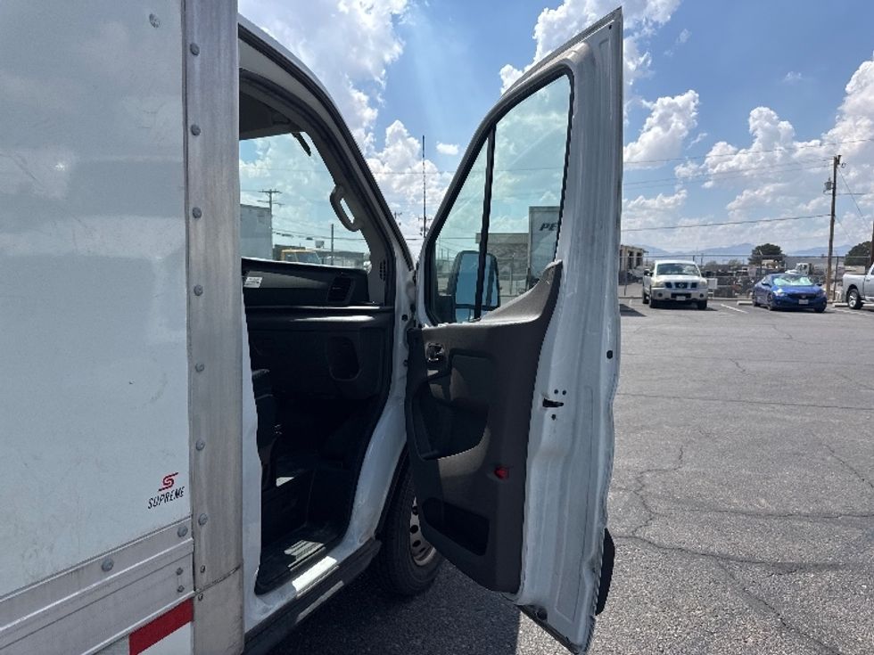 Refrigerated Truck-Light and Medium Duty Trucks-Ford-2022-Transit 350-El Paso-TX-123,861\n\t\tmiles-$ 33,500 - Image 18