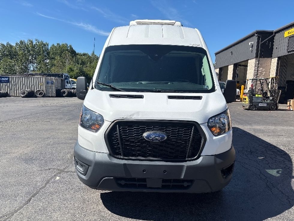 Refrigerated Truck-Light and Medium Duty Trucks-Ford-2022-Transit 350-Jessup-PA-134,235\n\t\tmiles-$ 28,250 - Image 2