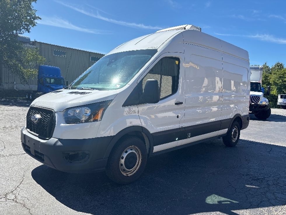 Refrigerated Truck-Light and Medium Duty Trucks-Ford-2022-Transit 350-Jessup-PA-134,235\n\t\tmiles-$ 28,250 - Image 3