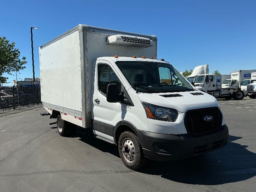 Refrigerated Truck-Light and Medium Duty Trucks-Ford-2022-Transit 350-Sacramento-CA-112,135\n\t\tmiles-$ 33,250 - Image 1