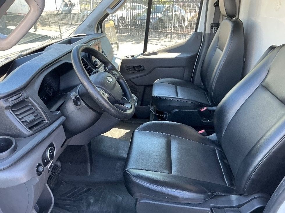 Refrigerated Truck-Light and Medium Duty Trucks-Ford-2022-Transit 350-Sacramento-CA-112,135\n\t\tmiles-$ 33,250 - Image 18