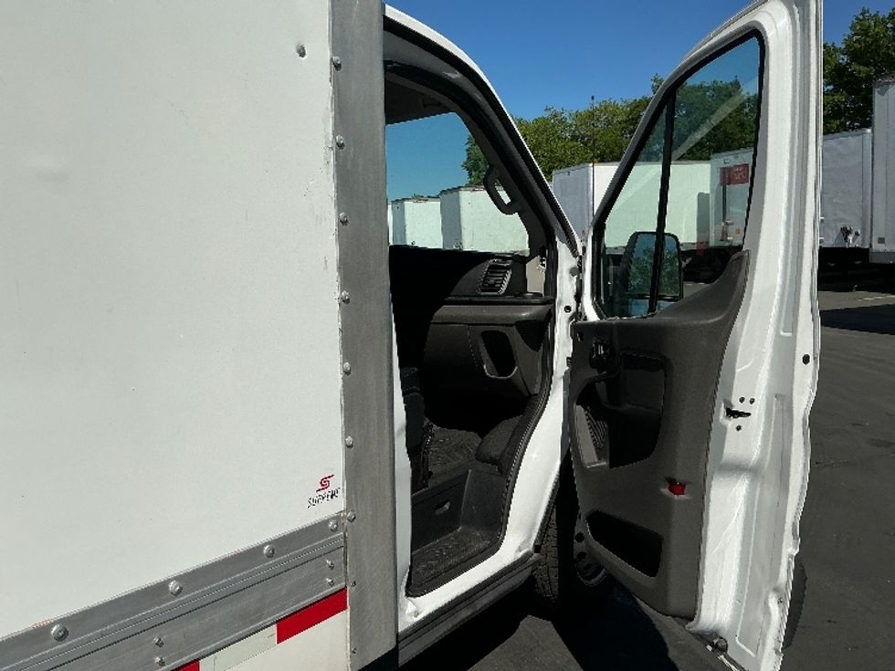 Refrigerated Truck-Light and Medium Duty Trucks-Ford-2022-Transit 350-Sacramento-CA-112,135\n\t\tmiles-$ 33,250 - Image 19