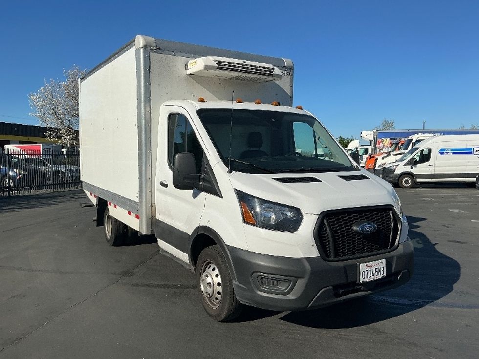 Refrigerated Truck-Light and Medium Duty Trucks-Ford-2022-Transit 350-Sacramento-CA-146,530\n\t\tmiles-$ 27,750 - Image 1