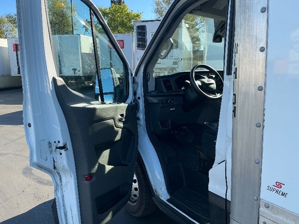 Refrigerated Truck-Light and Medium Duty Trucks-Ford-2022-Transit 350-Sacramento-CA-146,530\n\t\tmiles-$ 27,750 - Image 16