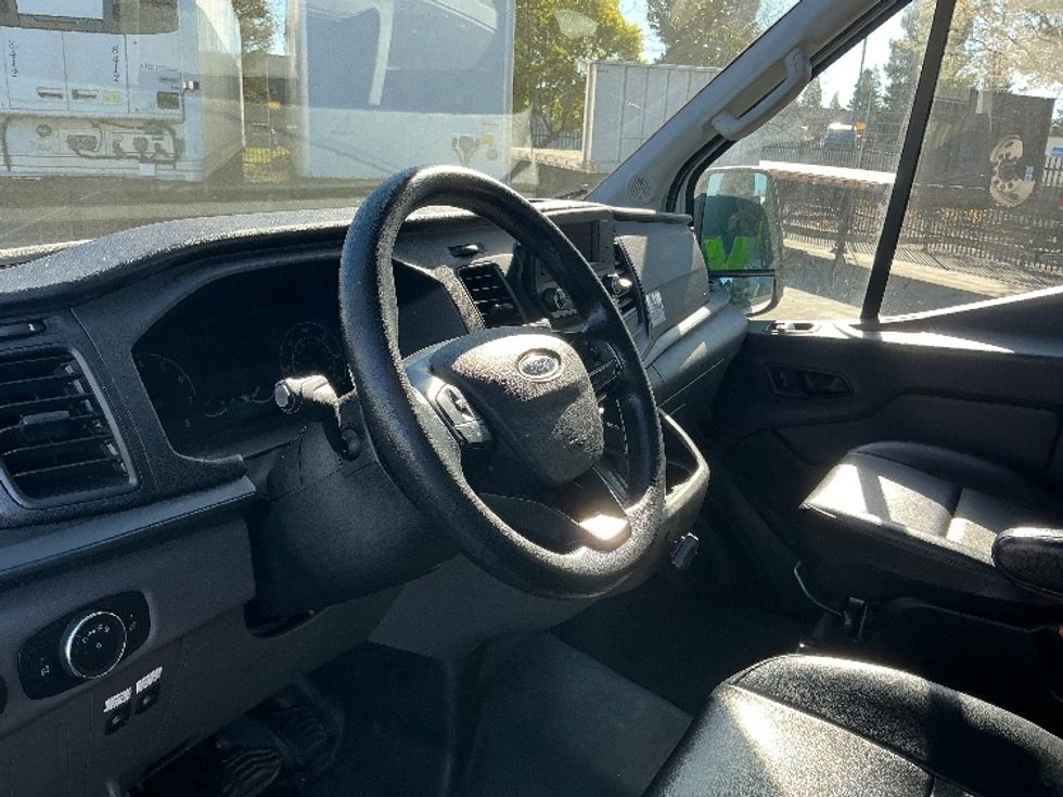 Refrigerated Truck-Light and Medium Duty Trucks-Ford-2022-Transit 350-Sacramento-CA-146,530\n\t\tmiles-$ 27,750 - Image 17