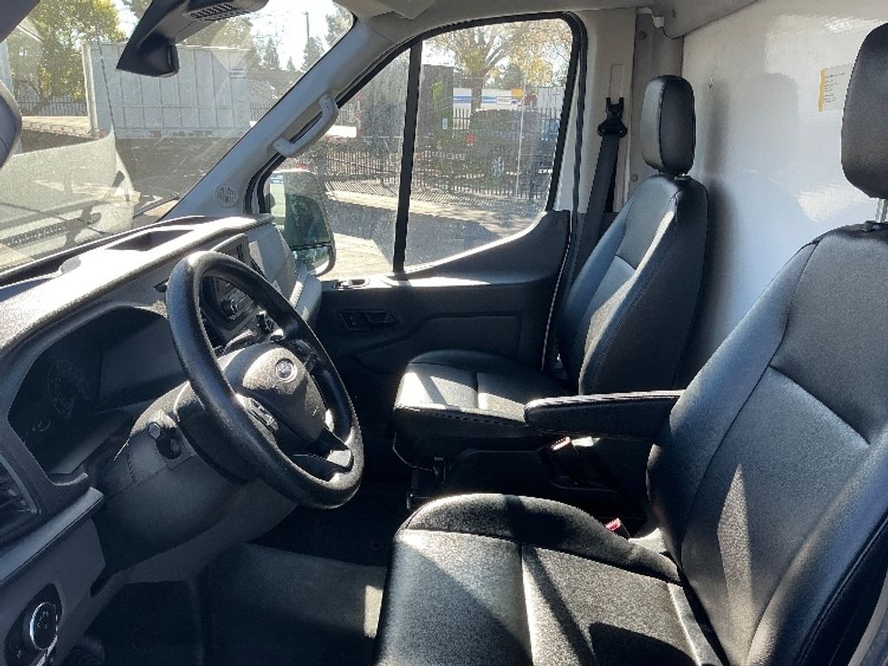 Refrigerated Truck-Light and Medium Duty Trucks-Ford-2022-Transit 350-Sacramento-CA-146,530\n\t\tmiles-$ 27,750 - Image 19