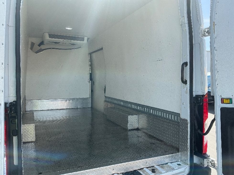 Refrigerated Truck-Light and Medium Duty Trucks-Ford-2022-Transit 350-Sacramento-CA-149,508\n\t\tmiles-$ 31,500 - Image 10